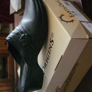 Women's shoes